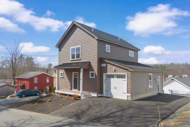 96 Shadow Lake Rd Unit 2 Rear, Salem, NH 03079