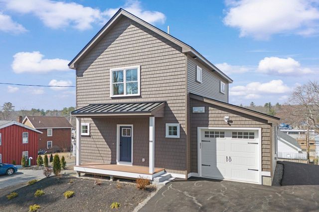 96 Shadow Lake Rd Unit 2 Rear, Salem, NH 03079