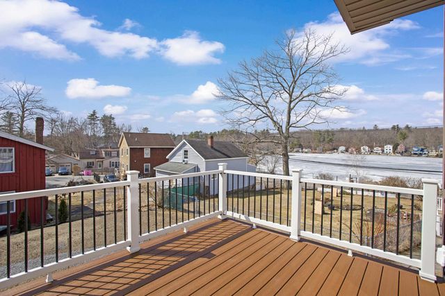 96 Shadow Lake Rd Unit 2 Rear, Salem, NH 03079