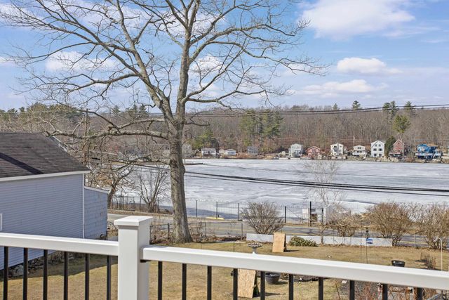 96 Shadow Lake Rd Unit 2 Rear, Salem, NH 03079