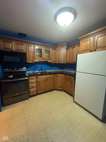 667 S Alpha Avenue, Brownsburg, IN 46112