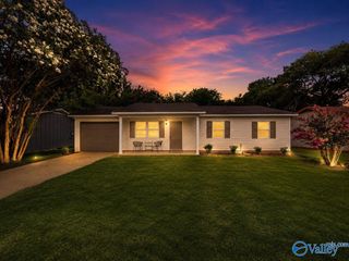 14024 Glenview Drive SW, Huntsville, AL 35803