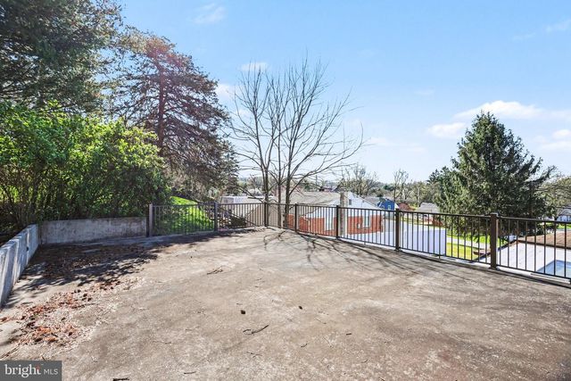 250 SPANGLERS MILL RD, New Cumberland, PA 17070
