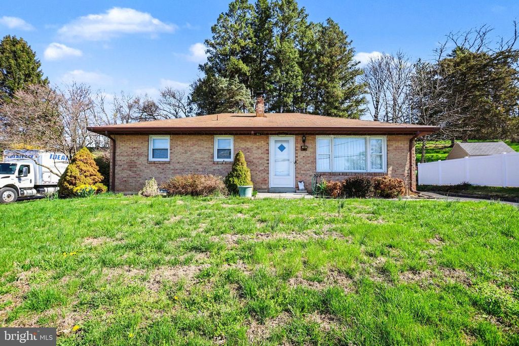 250 SPANGLERS MILL RD, New Cumberland, PA 17070