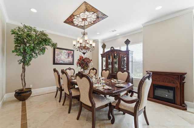 10717 Goldsborough Cir, Oakdale, CA 95361