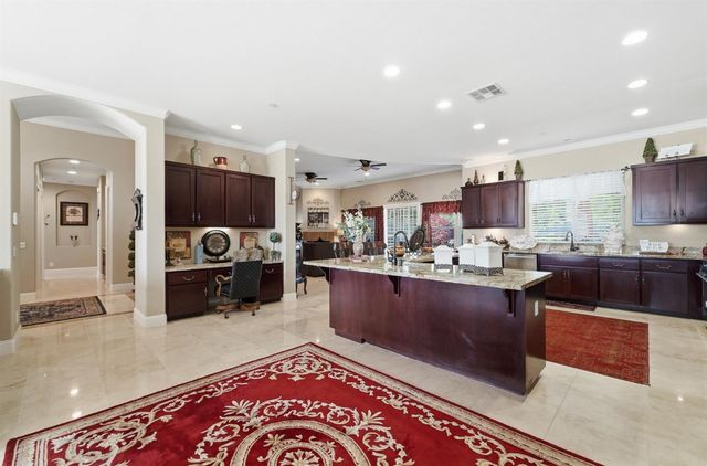 10717 Goldsborough Cir, Oakdale, CA 95361