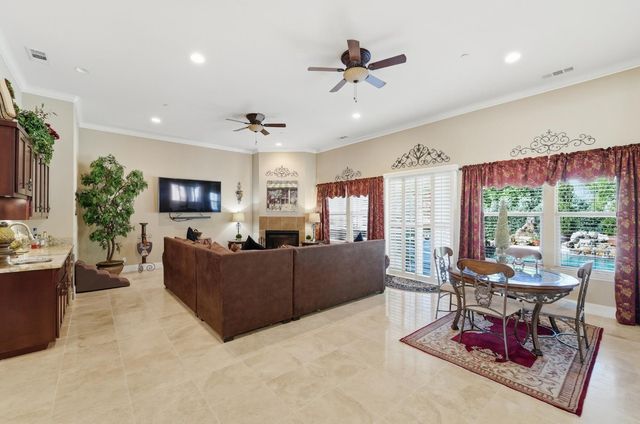 10717 Goldsborough Cir, Oakdale, CA 95361