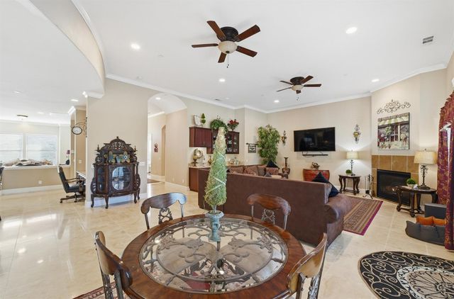 10717 Goldsborough Cir, Oakdale, CA 95361