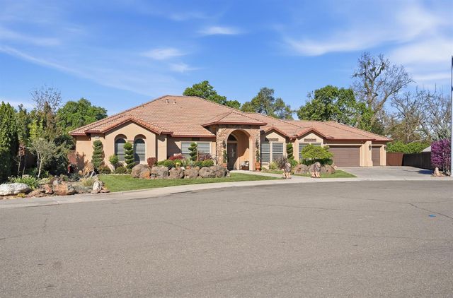 10717 Goldsborough Cir, Oakdale, CA 95361