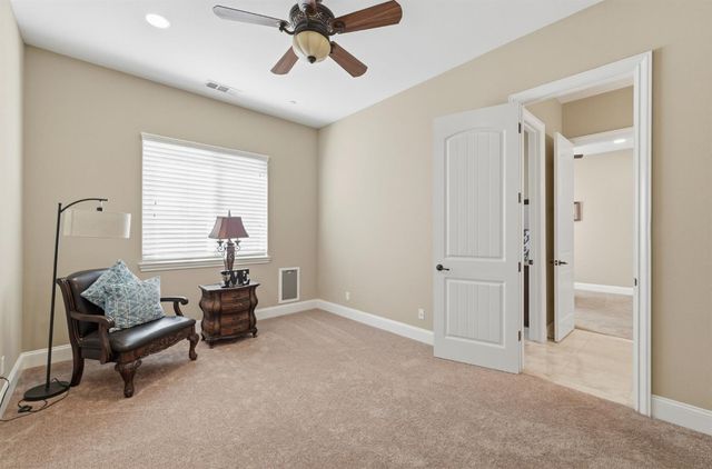 10717 Goldsborough Cir, Oakdale, CA 95361