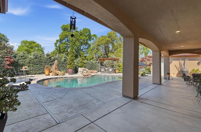 10717 Goldsborough Cir, Oakdale, CA 95361