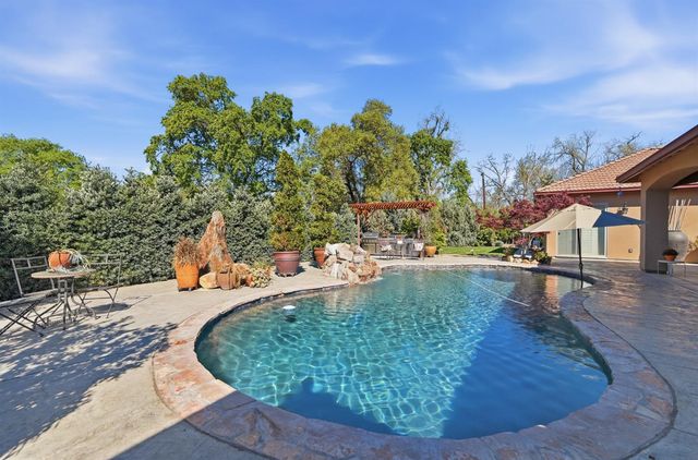 10717 Goldsborough Cir, Oakdale, CA 95361