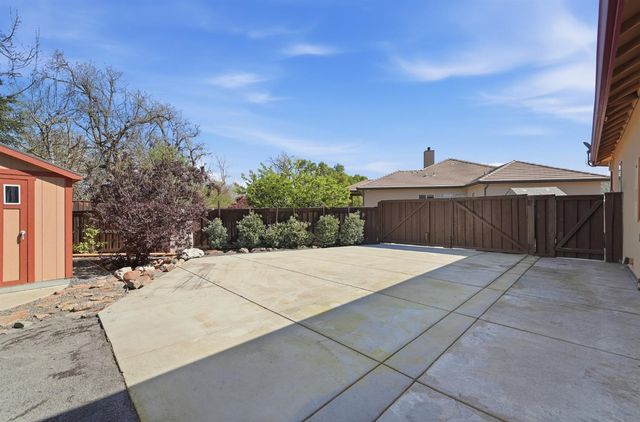 10717 Goldsborough Cir, Oakdale, CA 95361