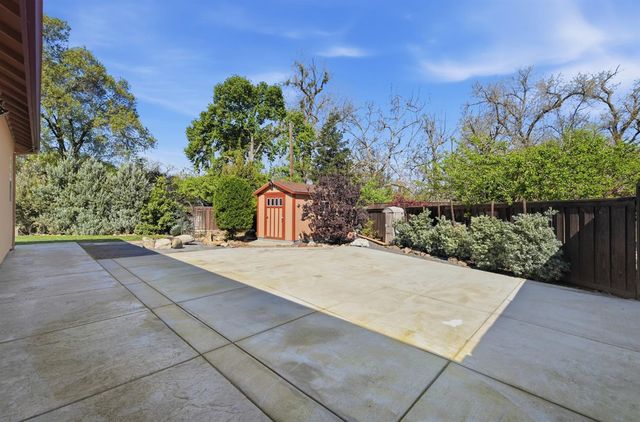 10717 Goldsborough Cir, Oakdale, CA 95361