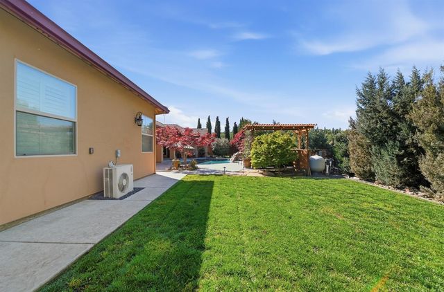 10717 Goldsborough Cir, Oakdale, CA 95361