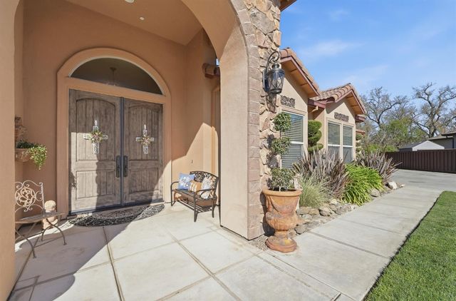 10717 Goldsborough Cir, Oakdale, CA 95361