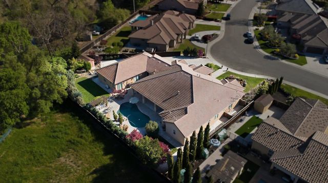 10717 Goldsborough Cir, Oakdale, CA 95361