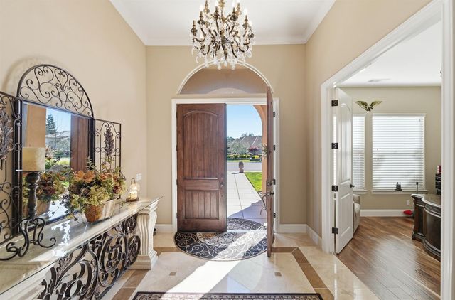 10717 Goldsborough Cir, Oakdale, CA 95361