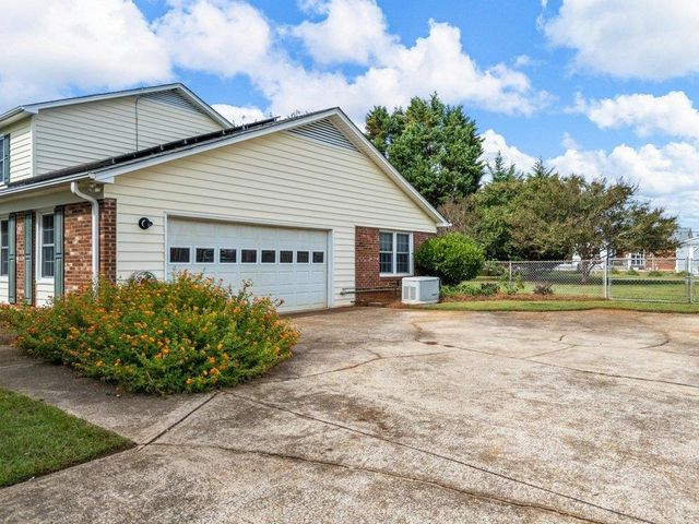 10 Sally Street, Spartanburg, SC 29301