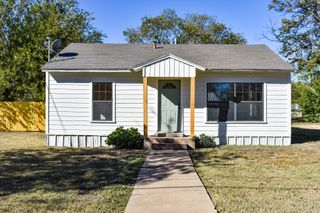 1607 N Graham, Brady, TX 76825