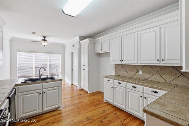 205 Asbury Lane Drive, Brandon, MS 39042