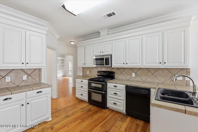 205 Asbury Lane Drive, Brandon, MS 39042