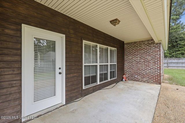 205 Asbury Lane Drive, Brandon, MS 39042