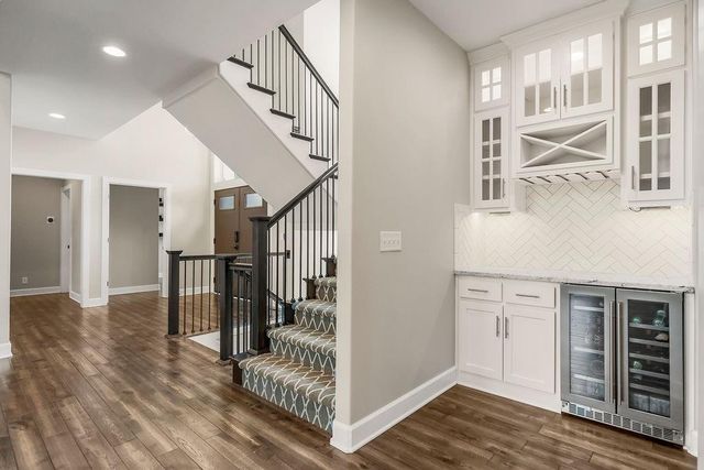 4614 NE Park Springs Court, Lee's Summit, MO 64064