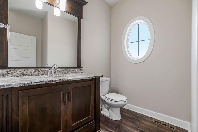 4614 NE Park Springs Court, Lee's Summit, MO 64064