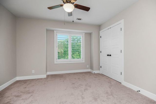 4614 NE Park Springs Court, Lee's Summit, MO 64064