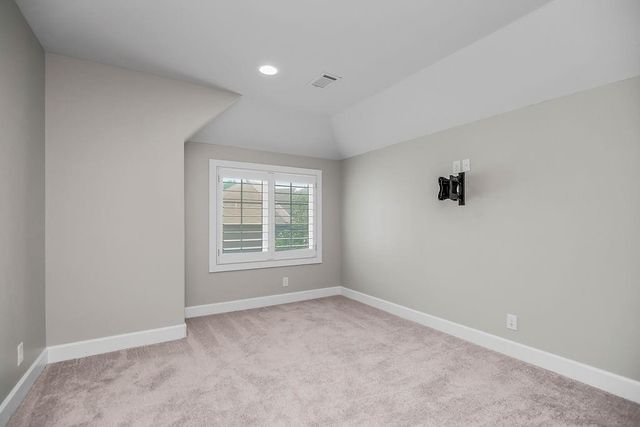 4614 NE Park Springs Court, Lee's Summit, MO 64064