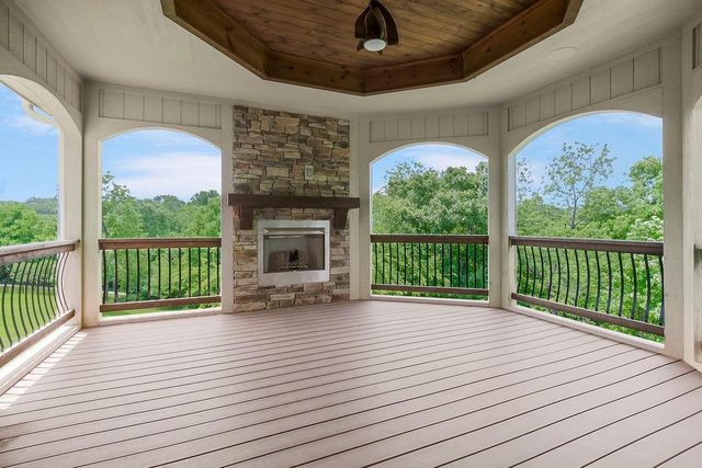 4614 NE Park Springs Court, Lee's Summit, MO 64064