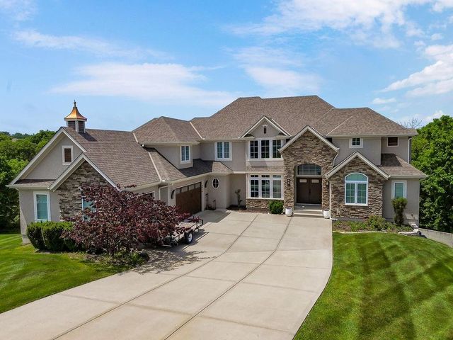 4614 NE Park Springs Court, Lee's Summit, MO 64064