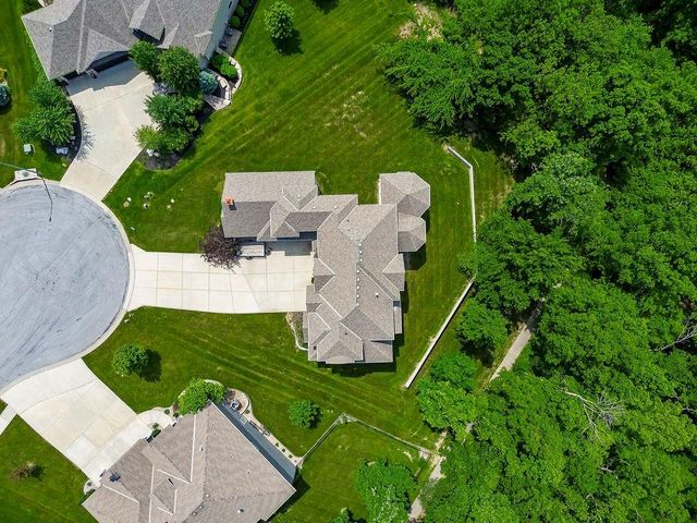 4614 NE Park Springs Court, Lee's Summit, MO 64064