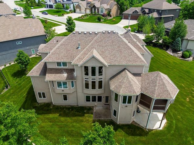 4614 NE Park Springs Court, Lee's Summit, MO 64064
