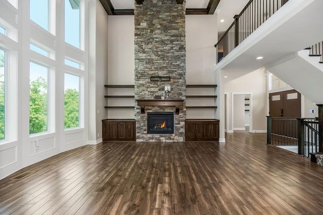 4614 NE Park Springs Court, Lee's Summit, MO 64064