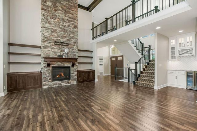 4614 NE Park Springs Court, Lee's Summit, MO 64064