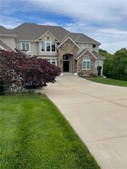 4614 Park Springs Court, Lee's Summit, MO 64064