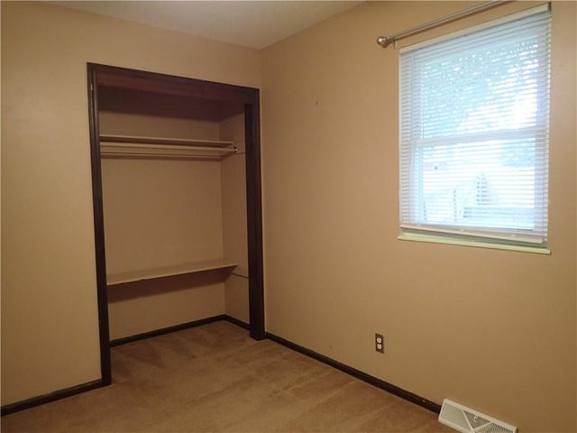 1608 SW 20th Street, Blue Springs, MO 64015