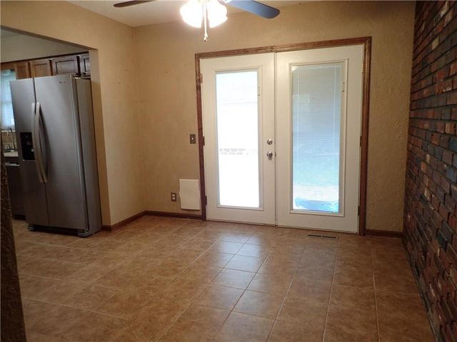 1608 SW 20th Street, Blue Springs, MO 64015