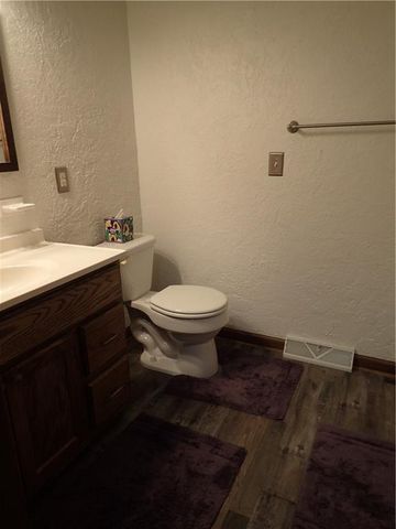 1608 SW 20th Street, Blue Springs, MO 64015
