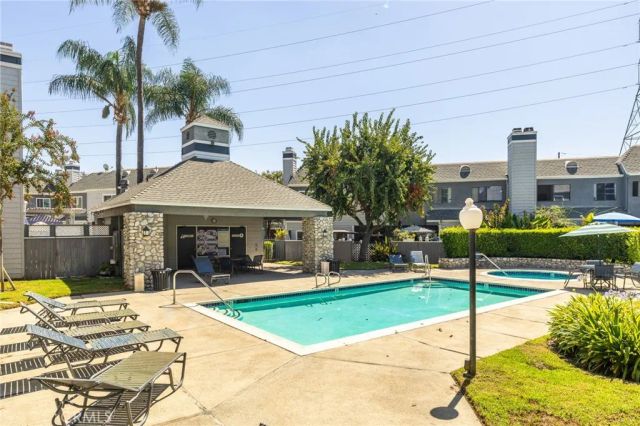 1230 S Barranca Avenue F, Glendora, CA 91740
