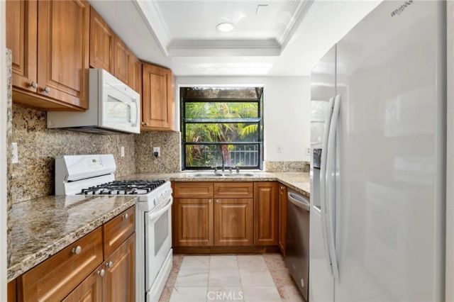 1230 S Barranca Avenue F, Glendora, CA 91740