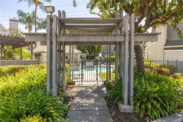 1230 S Barranca Avenue F, Glendora, CA 91740