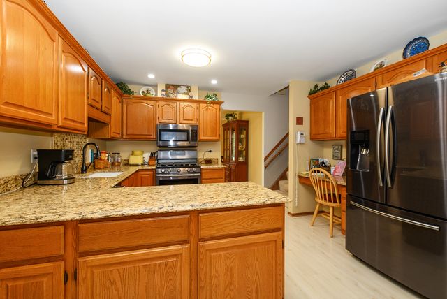 8955 Linden Drive, Tinley Park, IL 60487