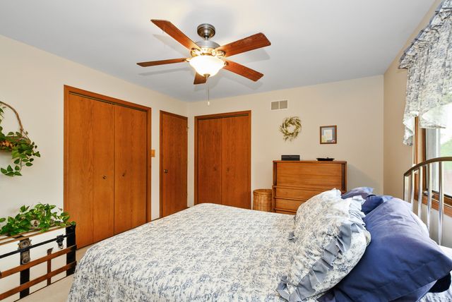 8955 Linden Drive, Tinley Park, IL 60487