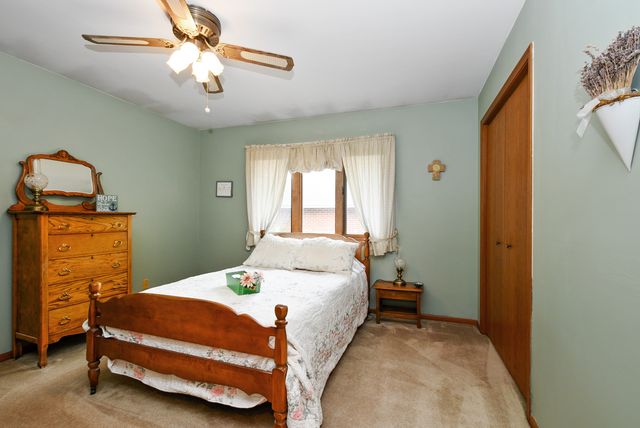 8955 Linden Drive, Tinley Park, IL 60487