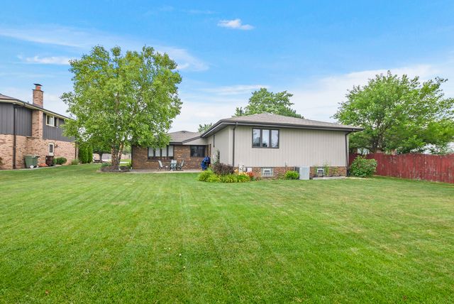 8955 Linden Drive, Tinley Park, IL 60487
