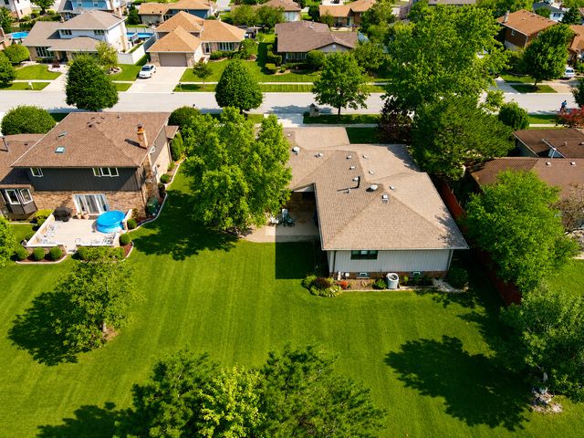 8955 Linden Drive, Tinley Park, IL 60487
