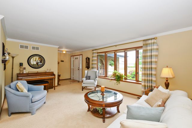 8955 Linden Drive, Tinley Park, IL 60487